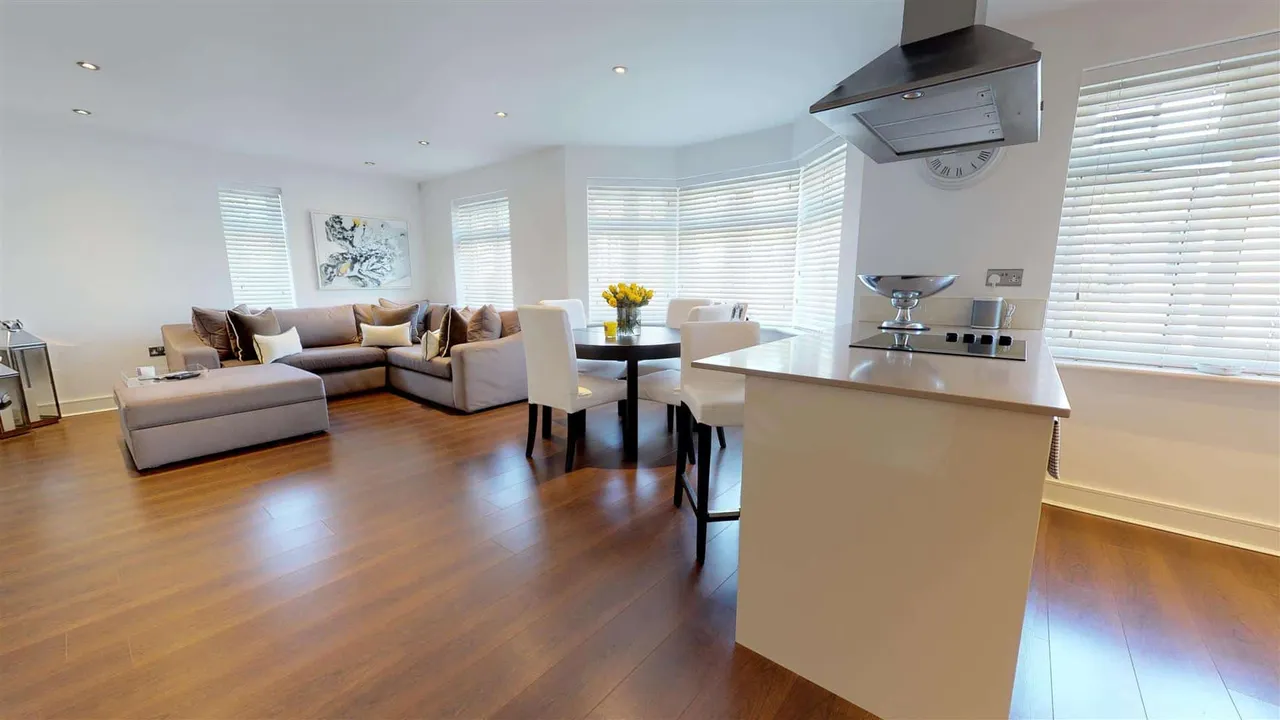 Lower Park Road, Loughton, photo 2
