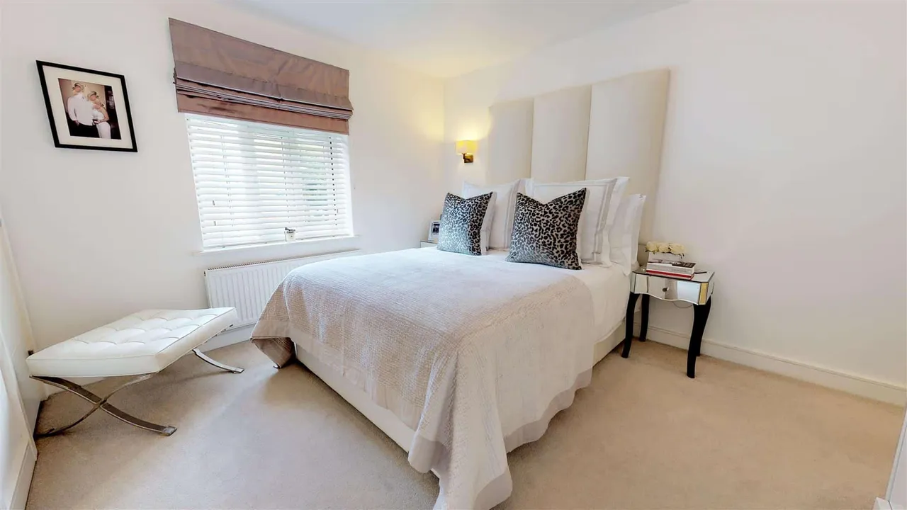 Lower Park Road, Loughton, photo 7