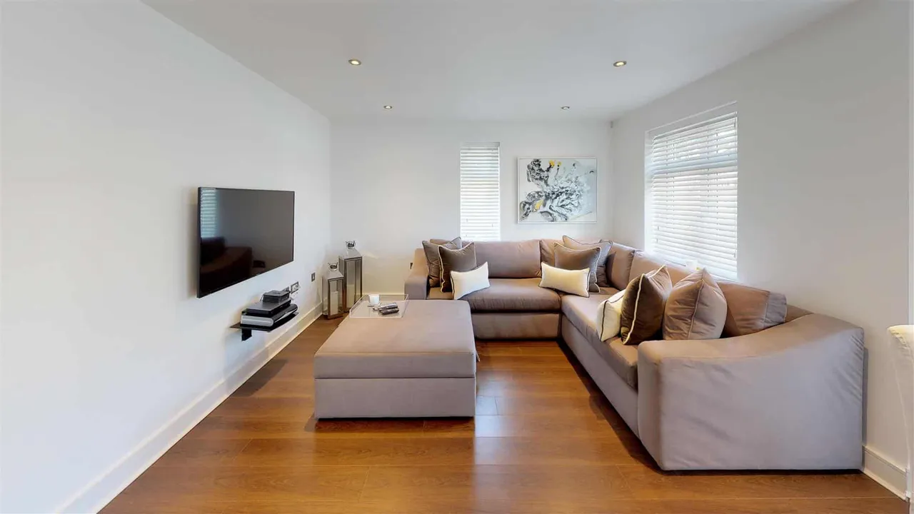 Lower Park Road, Loughton, photo 4