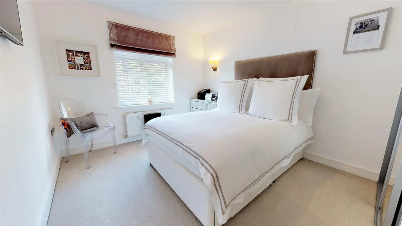 Lower Park Road, Loughton, photo 5