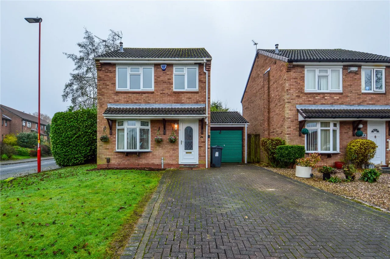 3 bed house to rent, Raybon Croft, Rednal, B45