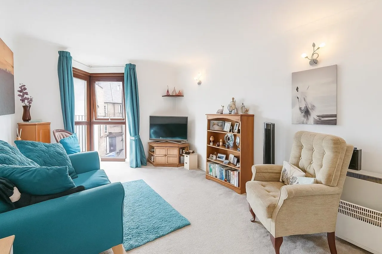 1 bed flat for sale — Rochester Gate, High Street, Rochester