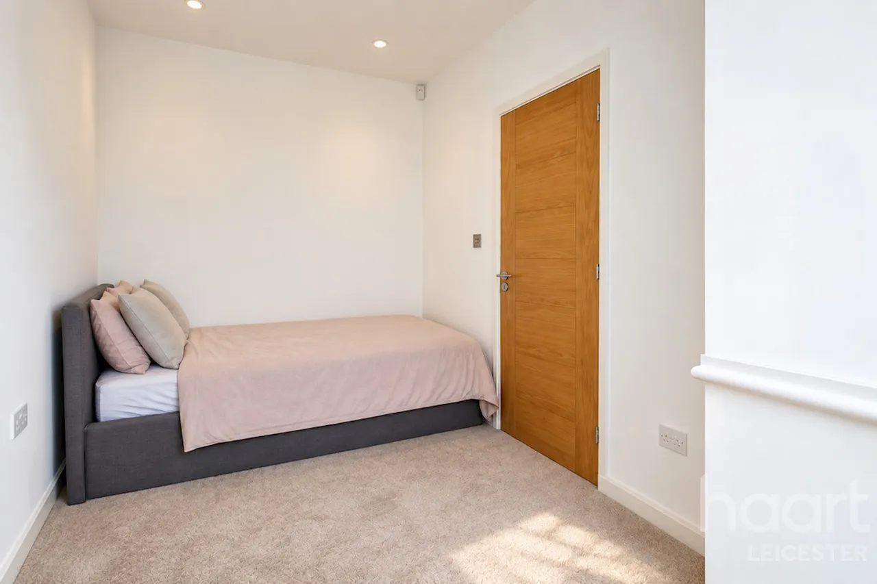 Brent Knowle Gardens, Leicester, LE5, photo 18