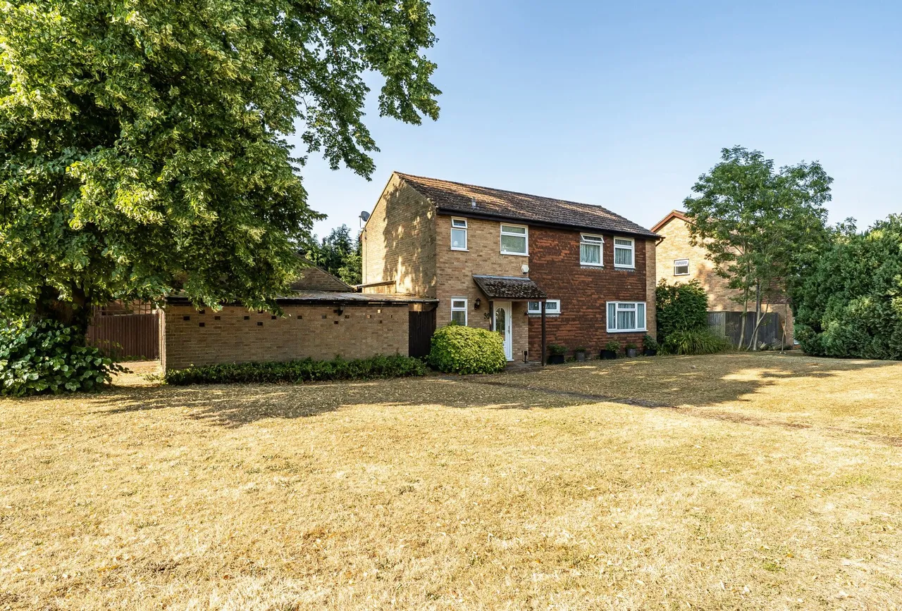 Horley Row, Horley, RH6 8NH, photo 8