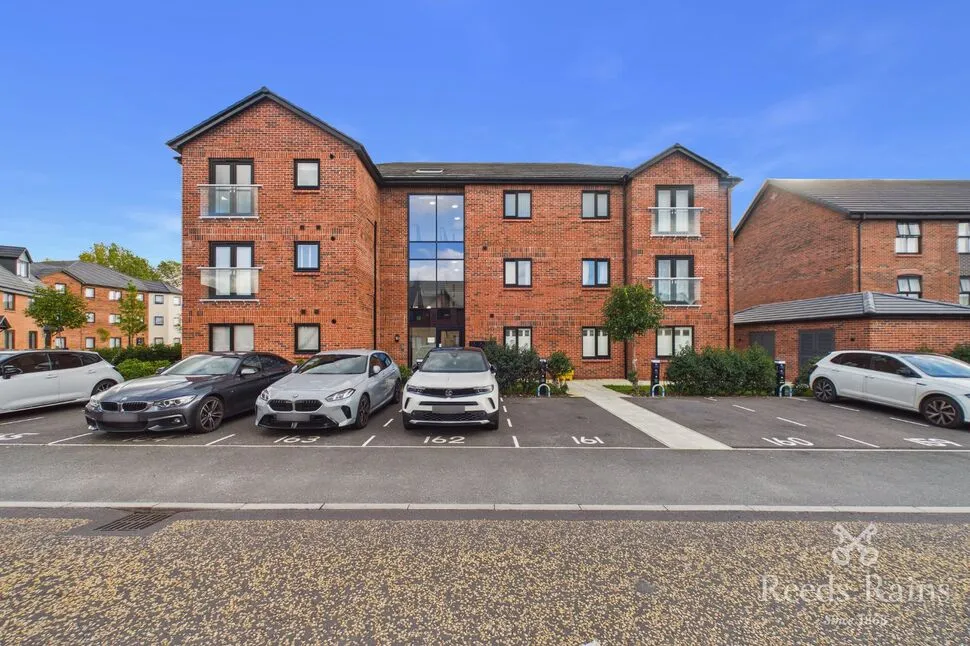 2 bed flat to rent, Robertsons Way, Droylsden, M43