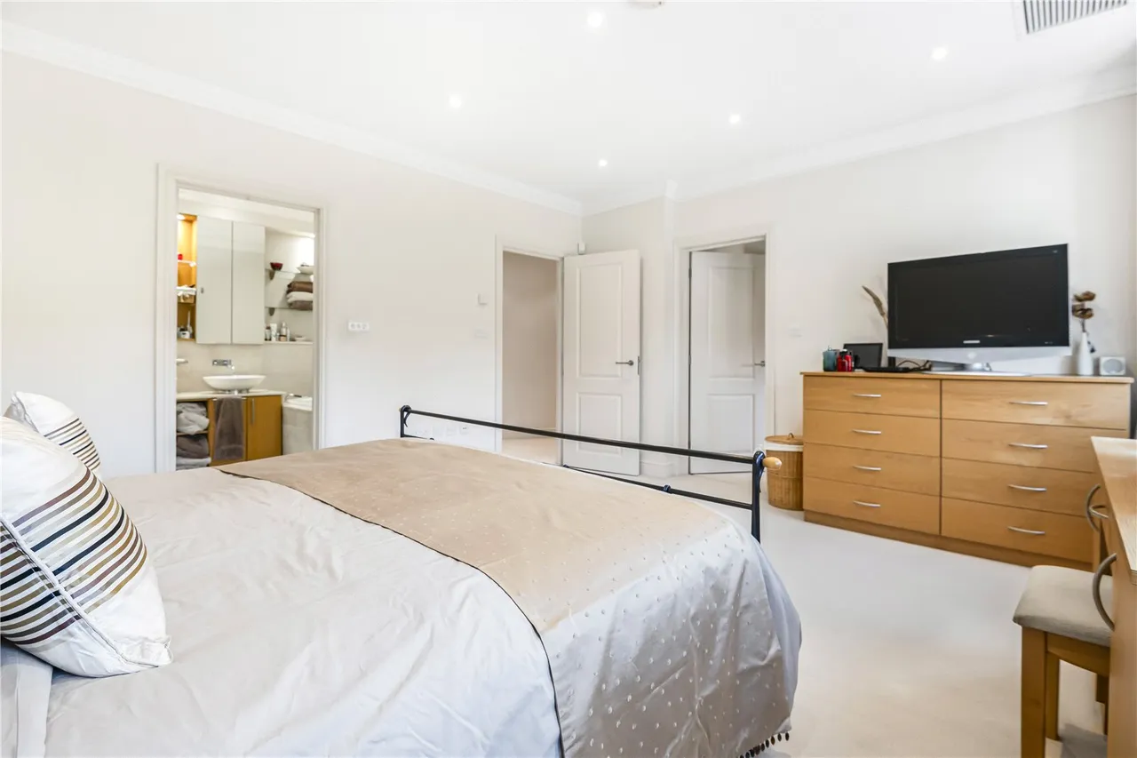 Parkgate Avenue, Hadley Wood, EN4 0NN, photo 21