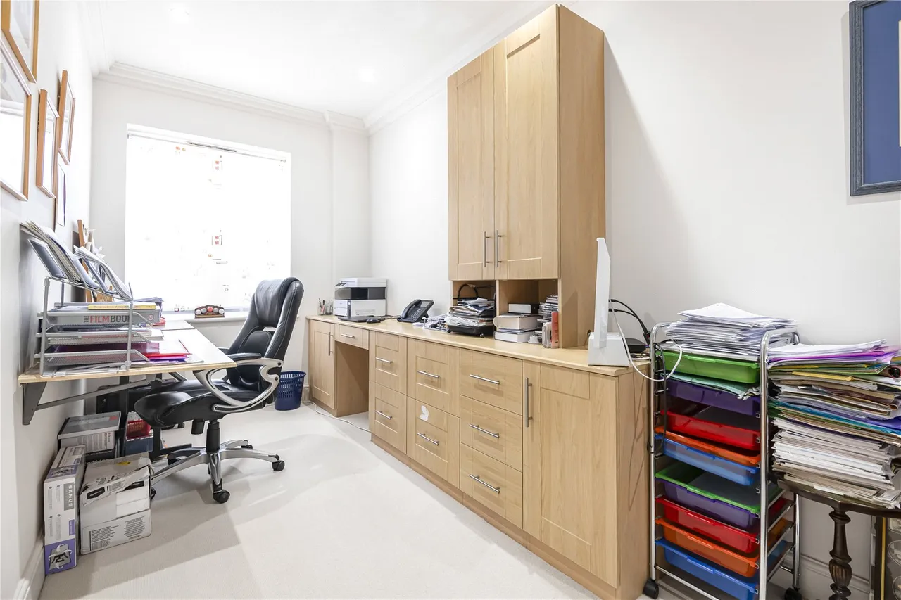 Parkgate Avenue, Hadley Wood, EN4 0NN, photo 13