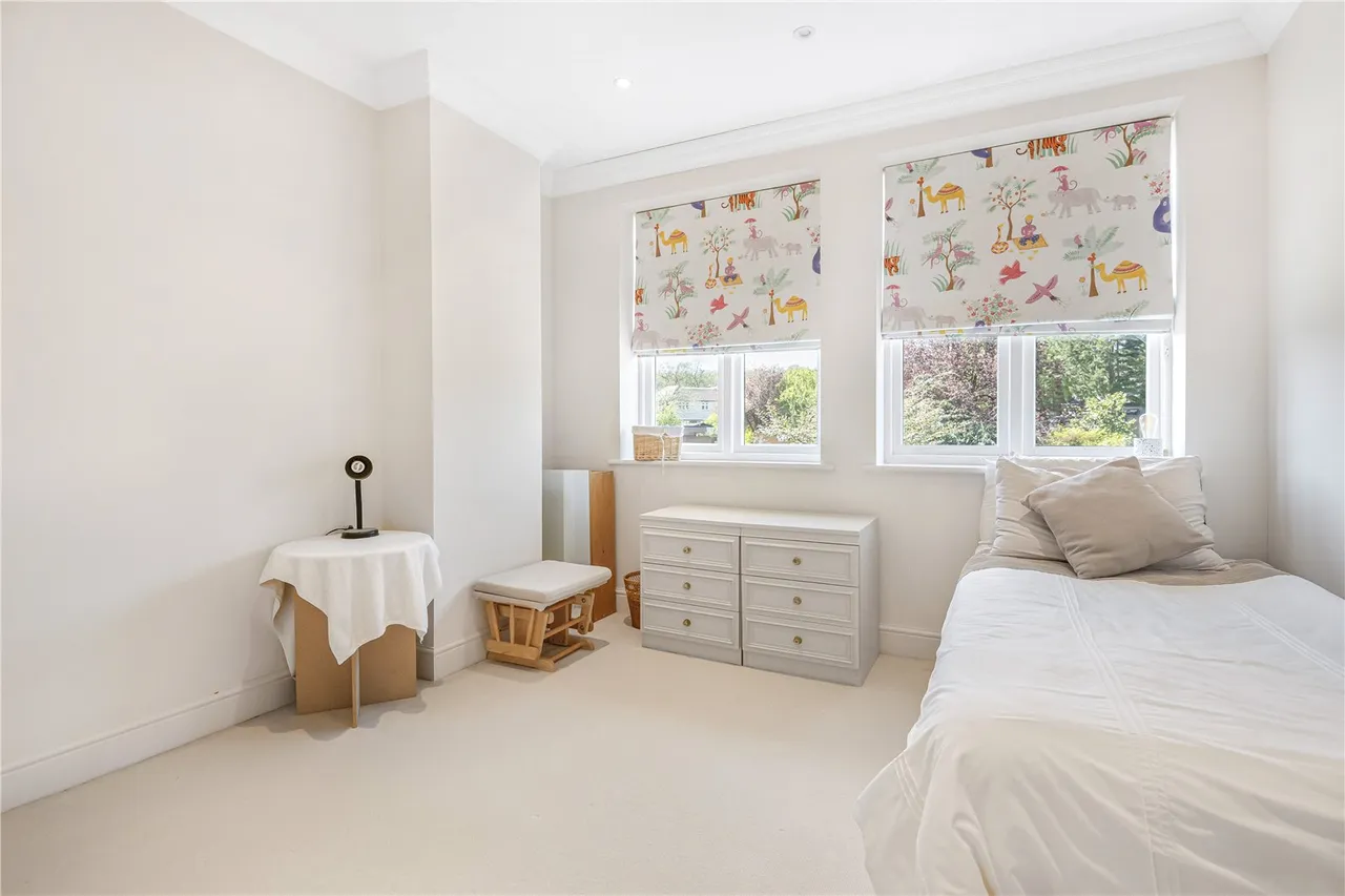 Parkgate Avenue, Hadley Wood, EN4 0NN, photo 16