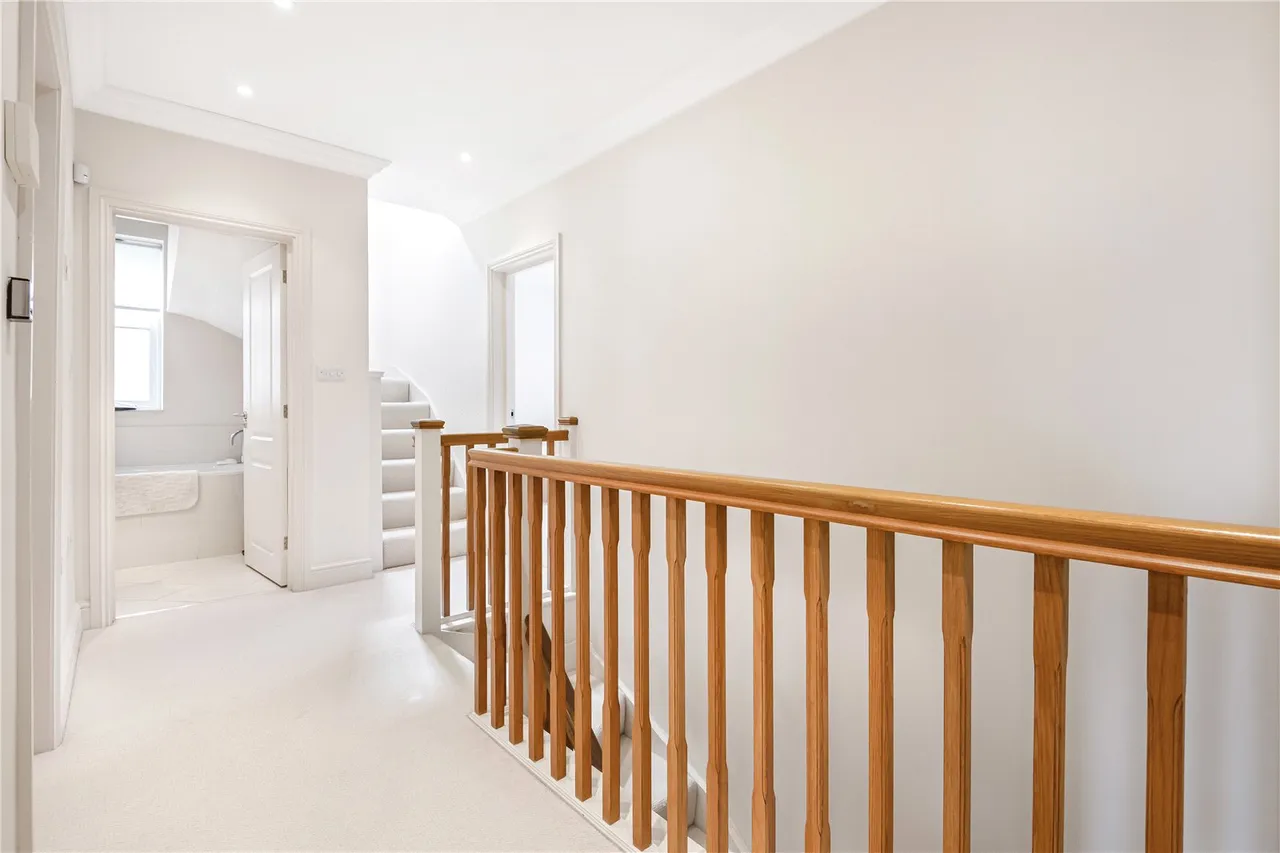 Parkgate Avenue, Hadley Wood, EN4 0NN, photo 14