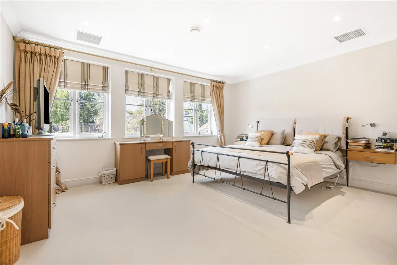 Parkgate Avenue, Hadley Wood, EN4 0NN, photo 20