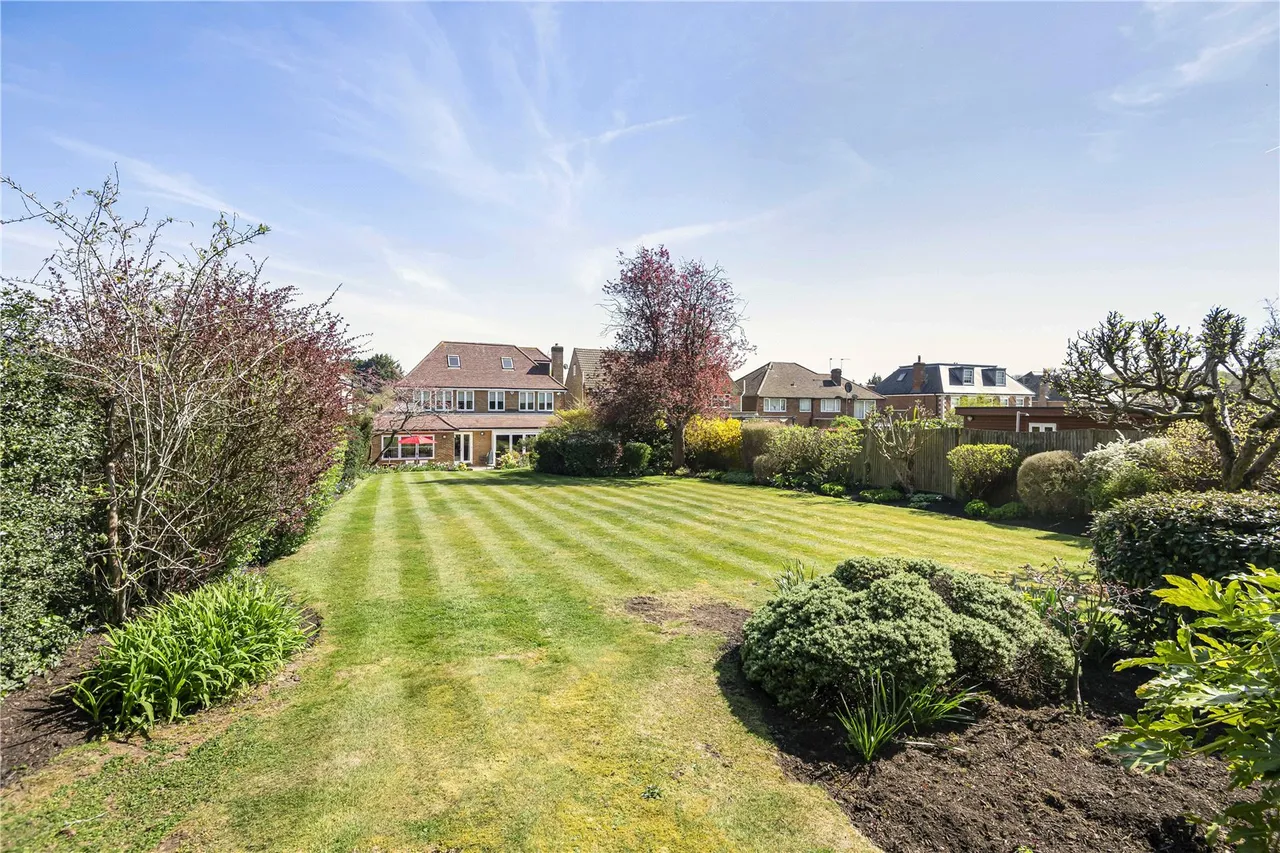 Parkgate Avenue, Hadley Wood, EN4 0NN, photo 35