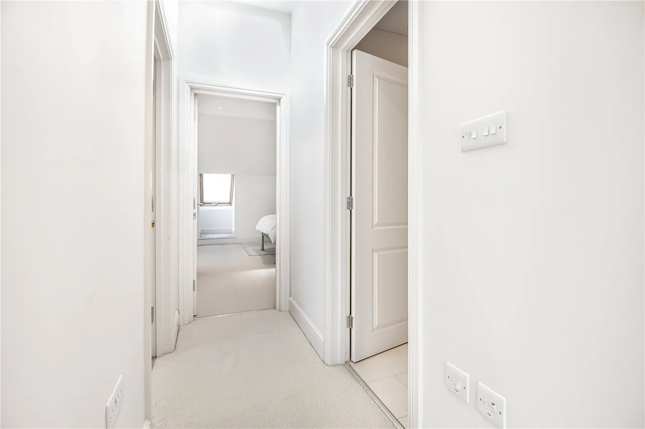 Parkgate Avenue, Hadley Wood, EN4 0NN, photo 25