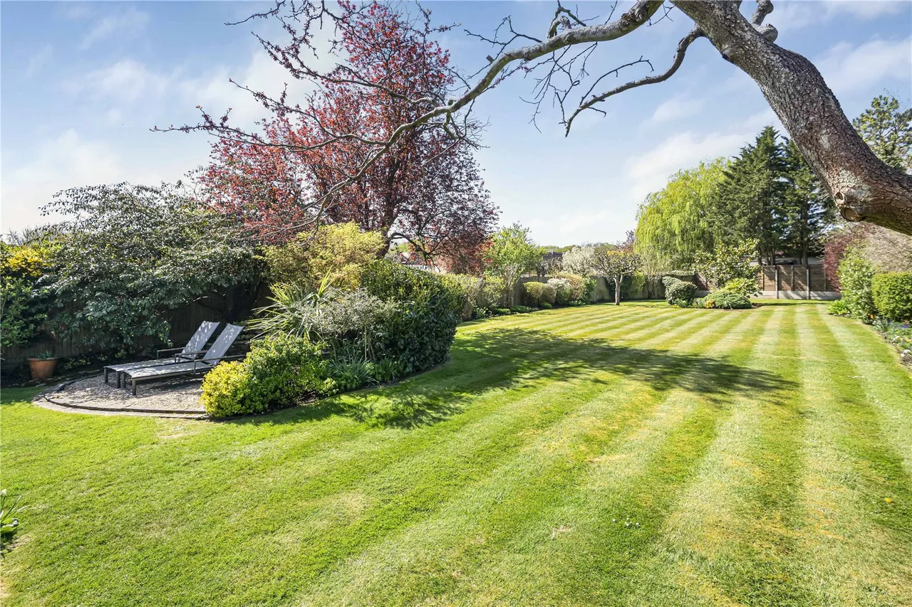 Parkgate Avenue, Hadley Wood, EN4 0NN, photo 33