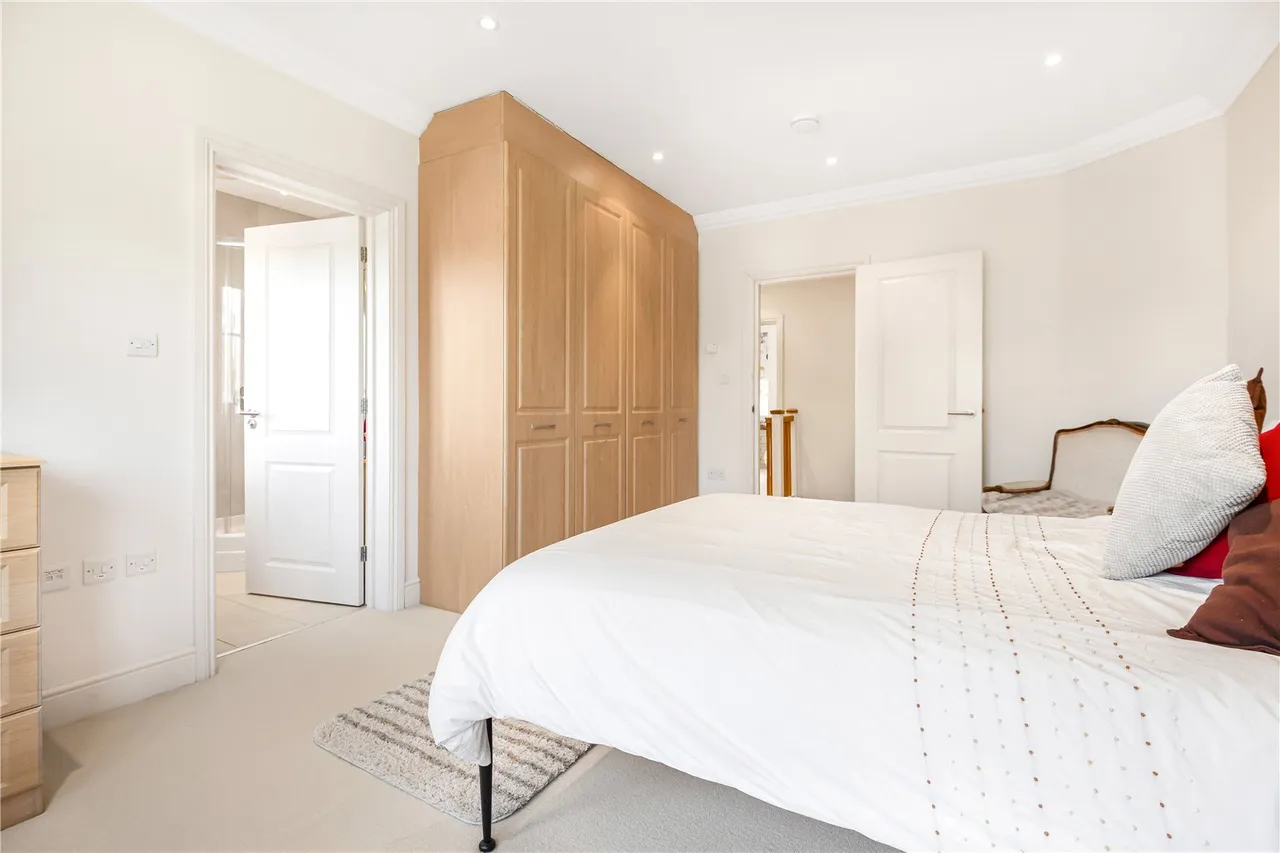Parkgate Avenue, Hadley Wood, EN4 0NN, photo 18