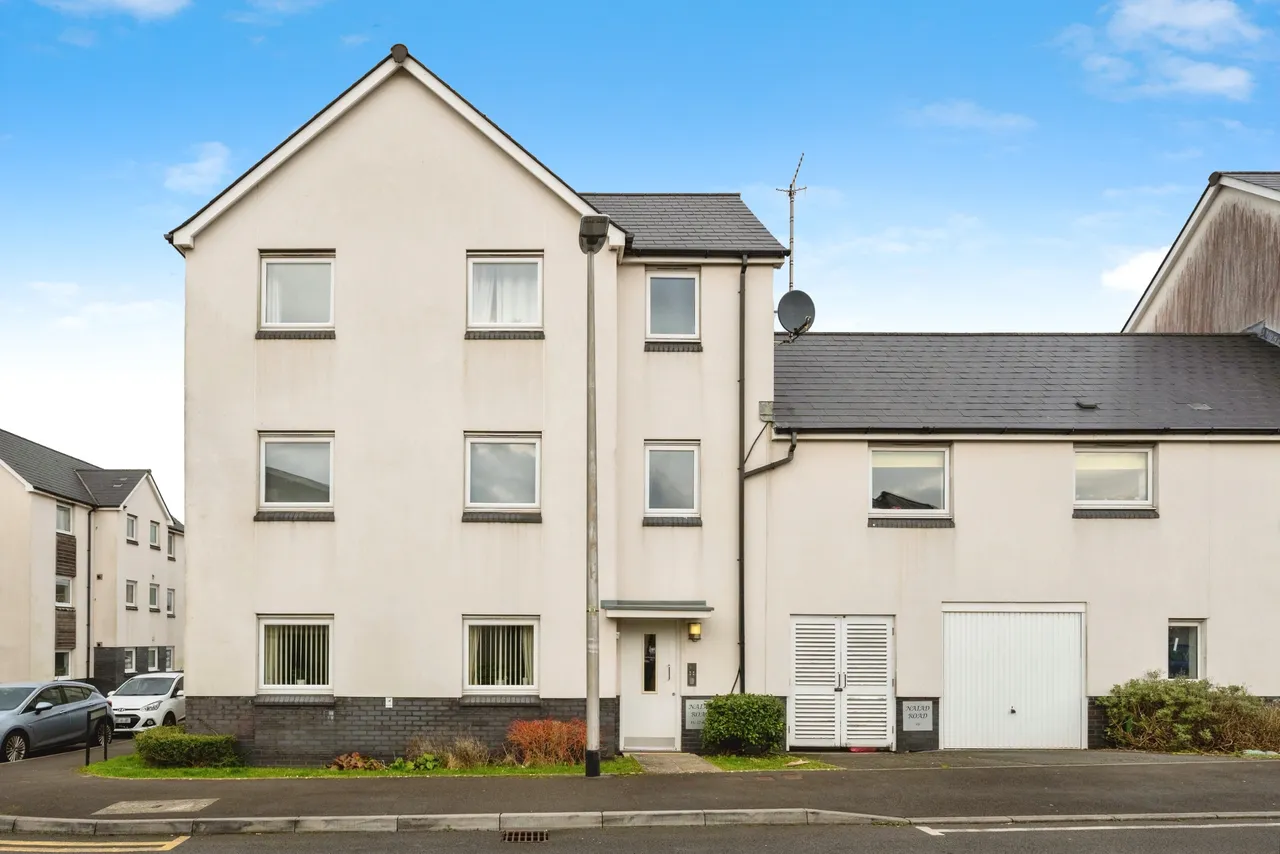 2 bed flat for sale — Naiad Road, Copper Quarter, Pentrechwyth