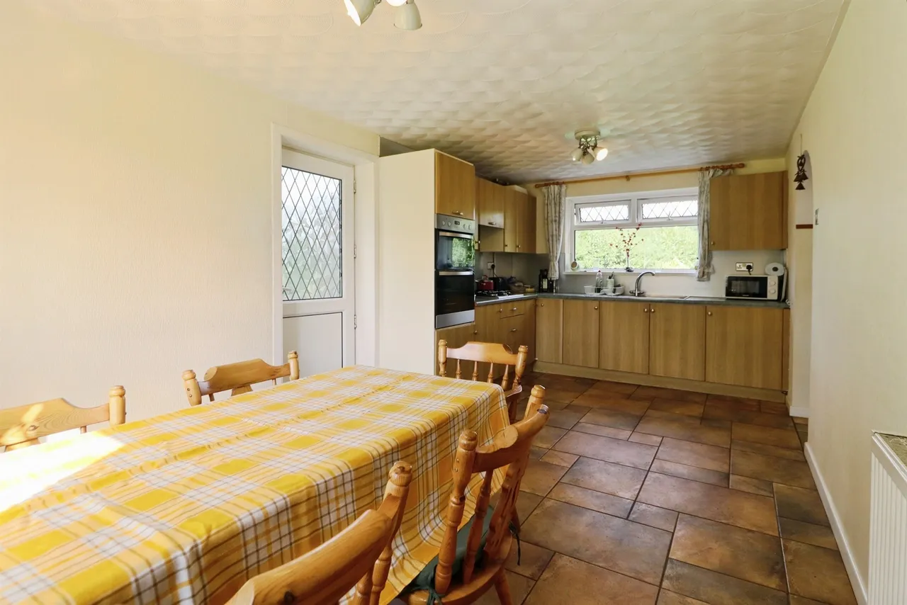 Fairleigh Dinas Powys, CF64, photo 11