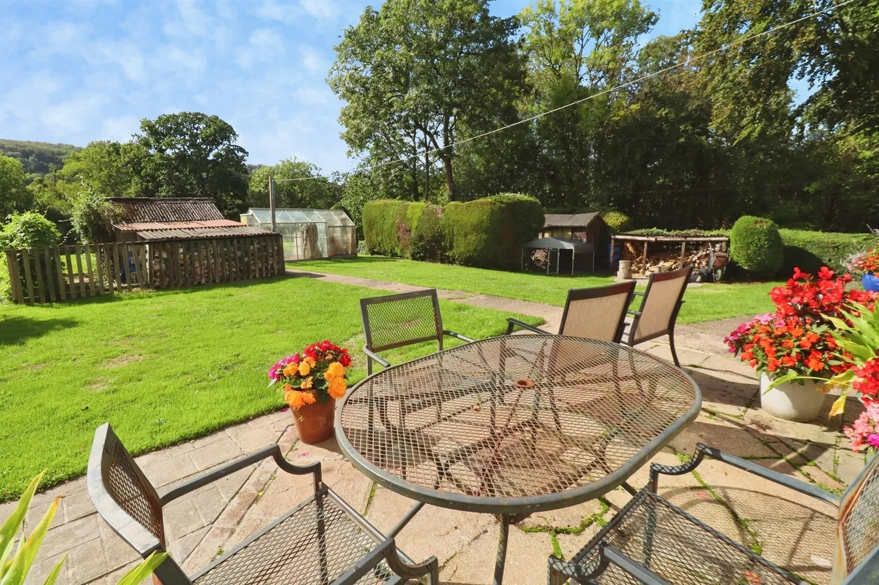 Fairleigh Dinas Powys, CF64, photo 18