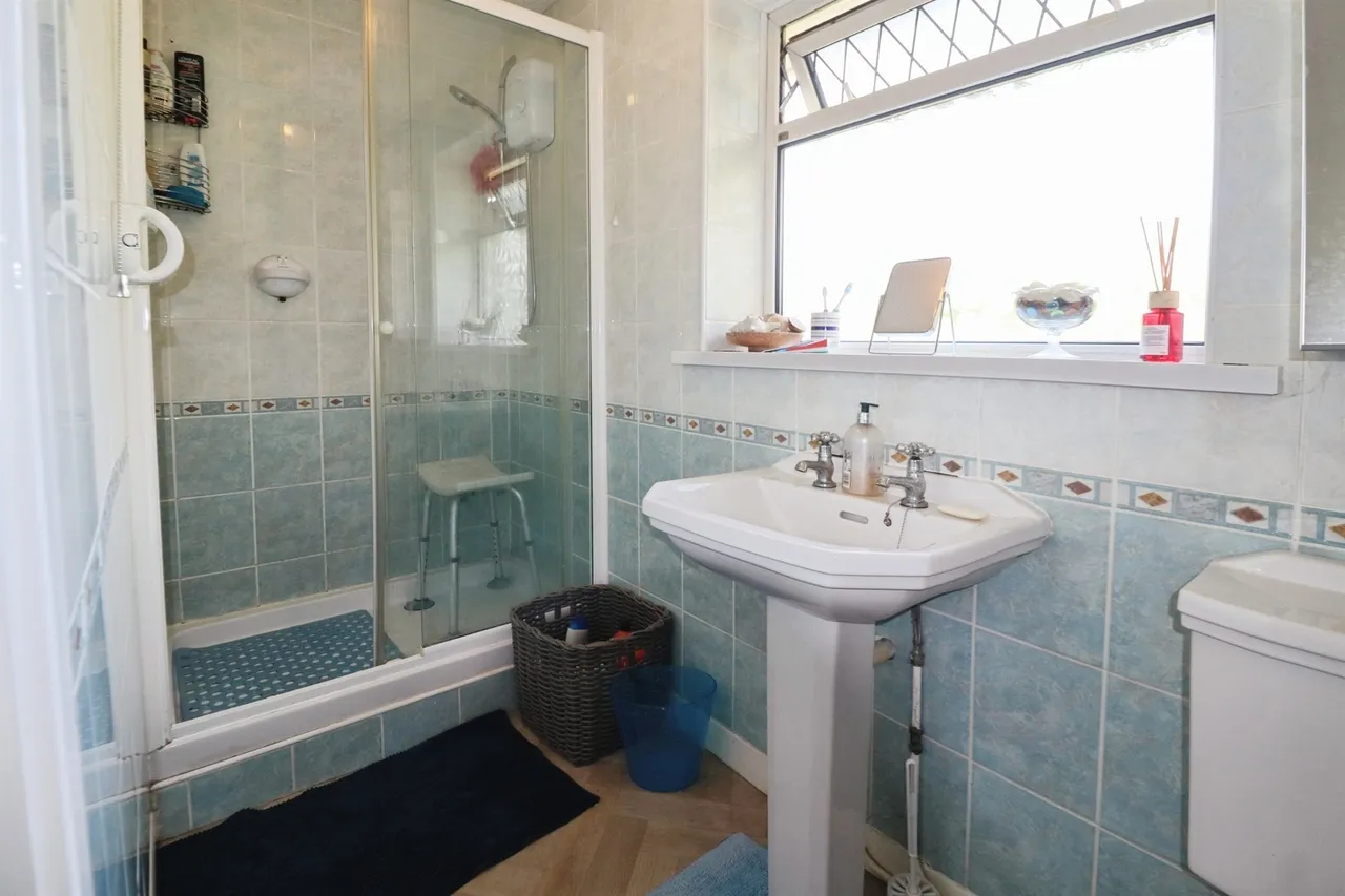 Fairleigh Dinas Powys, CF64, photo 16