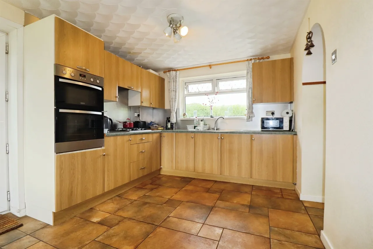 Fairleigh Dinas Powys, CF64, photo 9