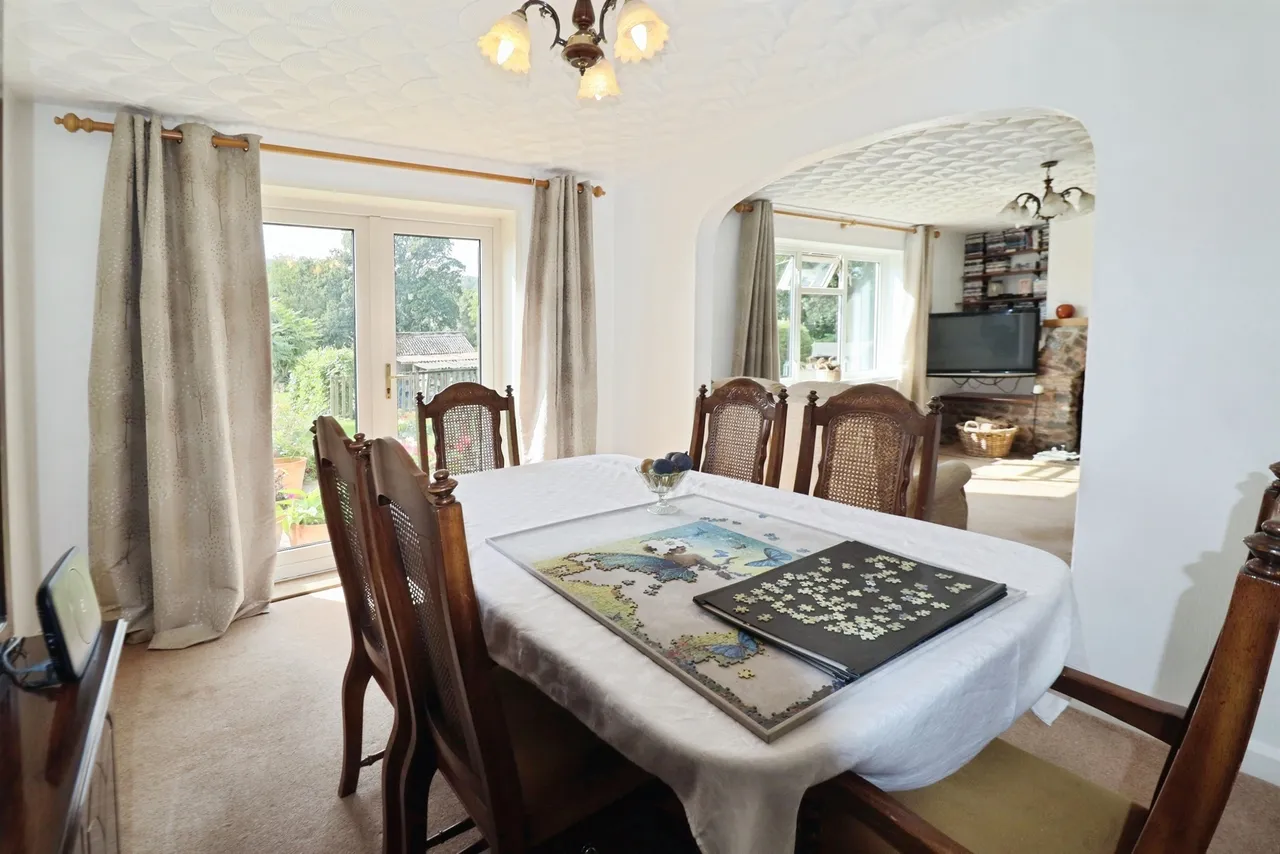 Fairleigh Dinas Powys, CF64, photo 7