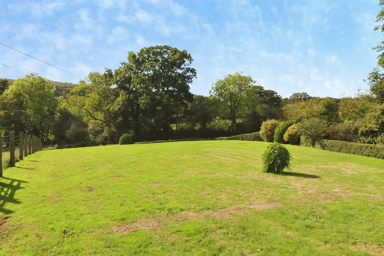 Fairleigh Dinas Powys, CF64, photo 22