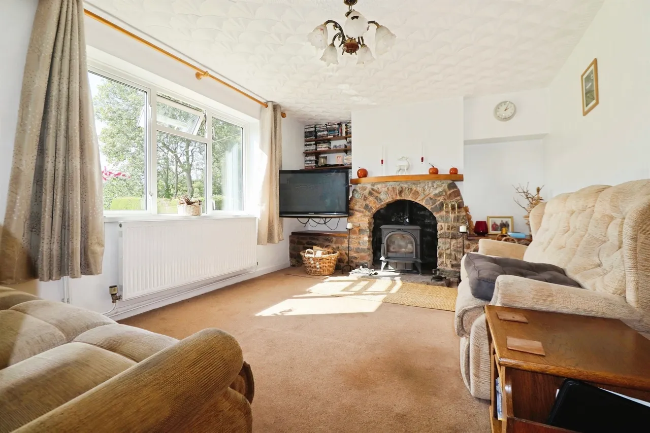 Fairleigh Dinas Powys, CF64, photo 6