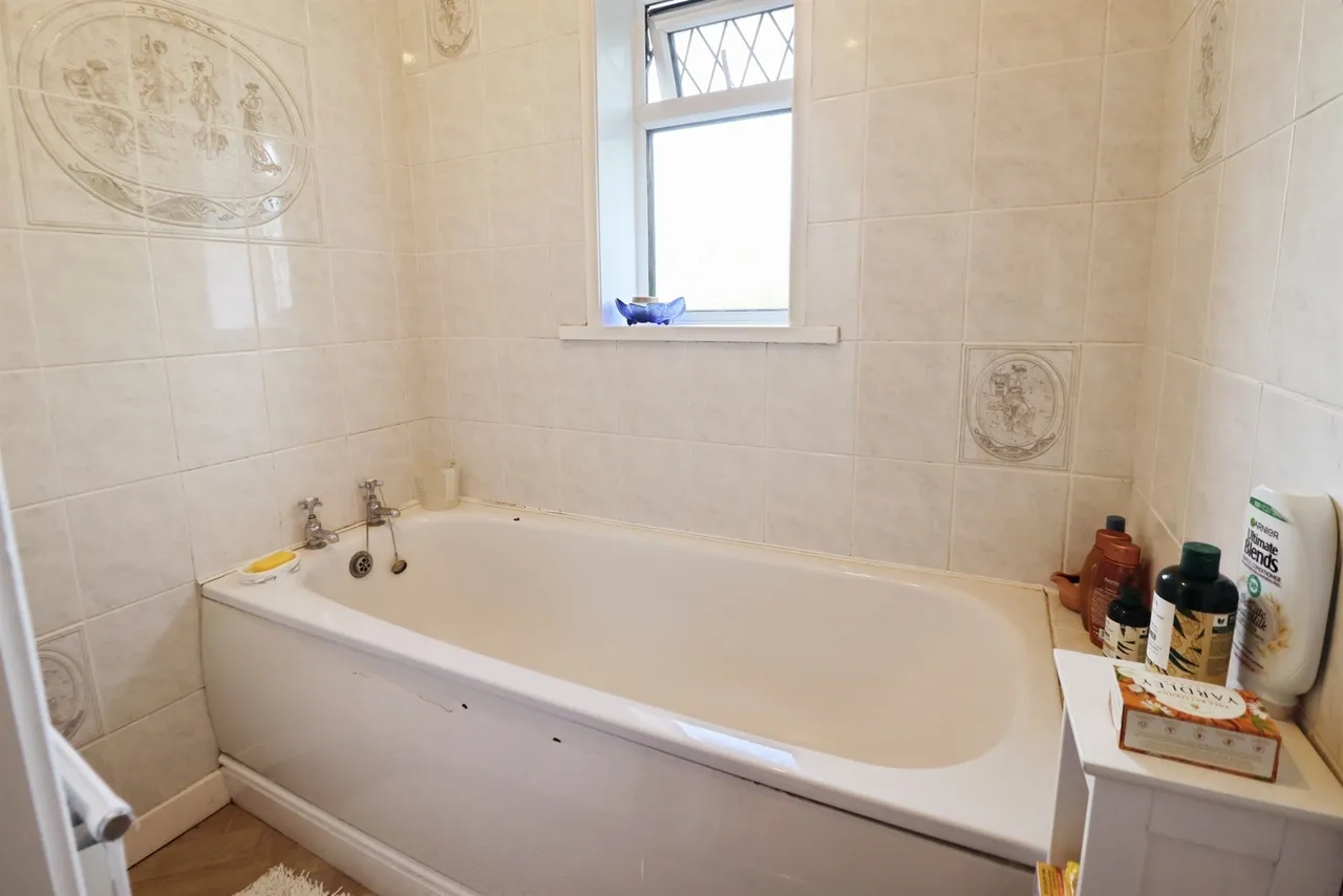 Fairleigh Dinas Powys, CF64, photo 17