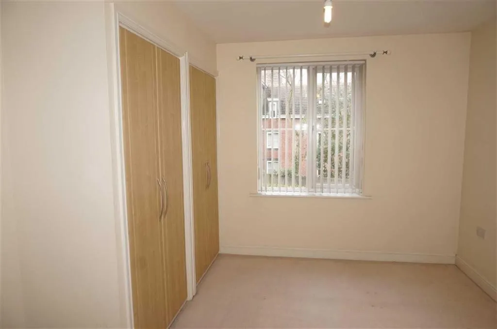 Ellesmere Road, Manchester, M30, photo 6