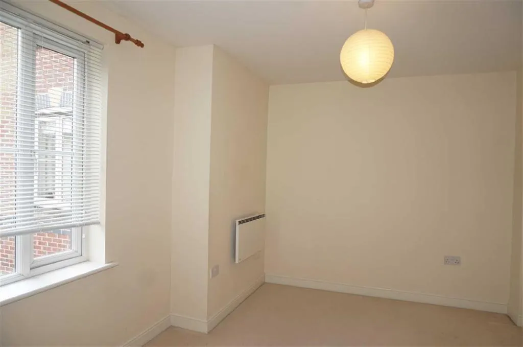 Ellesmere Road, Manchester, M30, photo 5