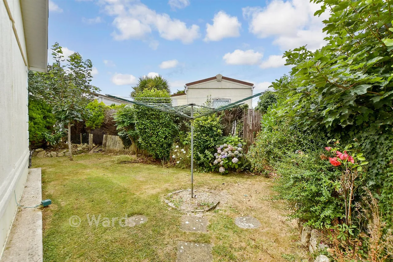 New Dover Road, Capel-Le-Ferne, CT18, photo 6