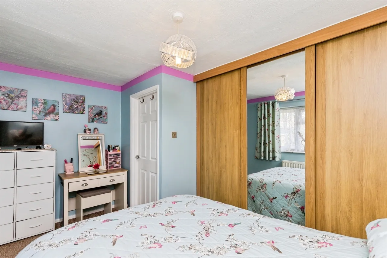 Hawkins Road, CRAWLEY, photo 10
