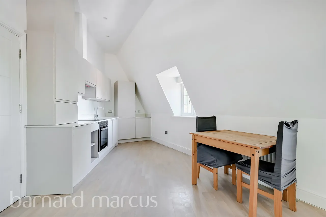 Station Approach, Tadworth, photo 6