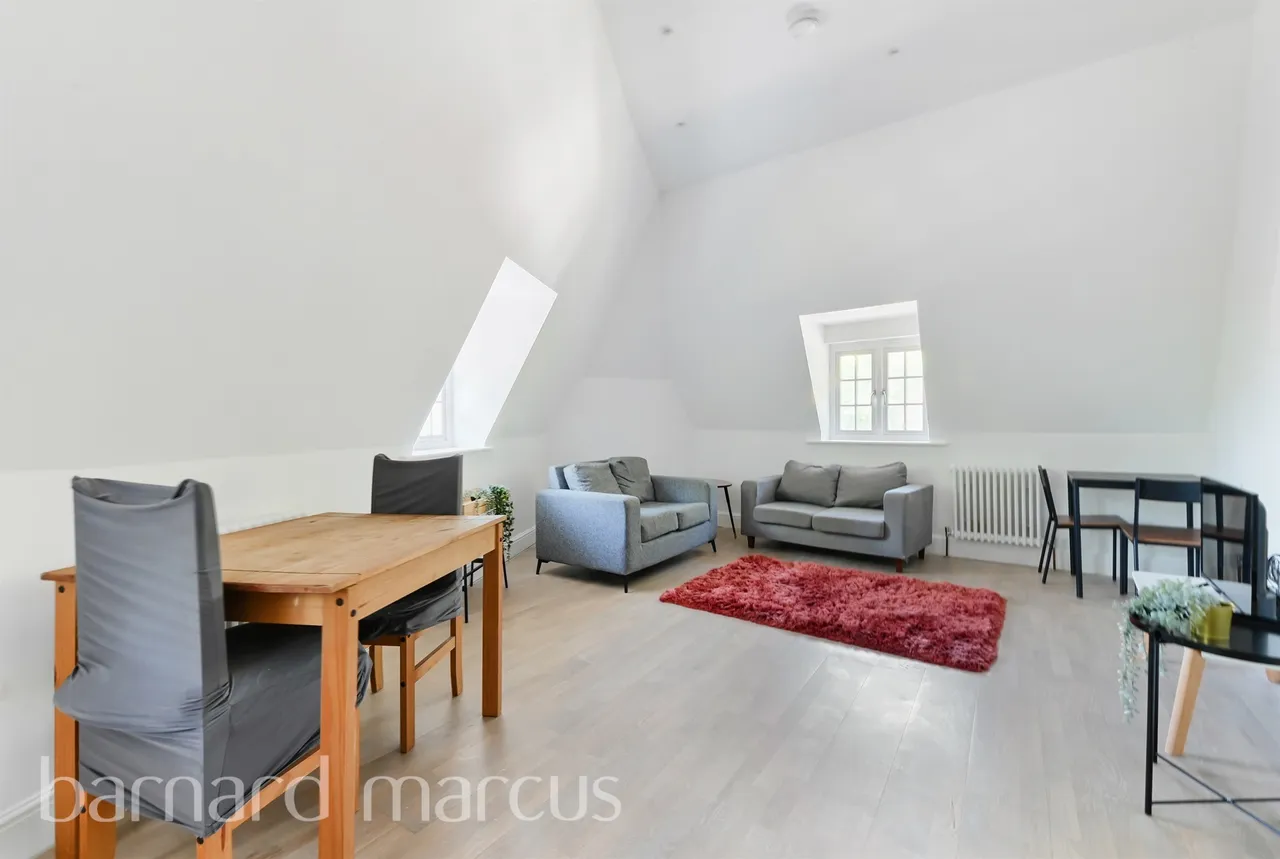 Station Approach, Tadworth, photo 12