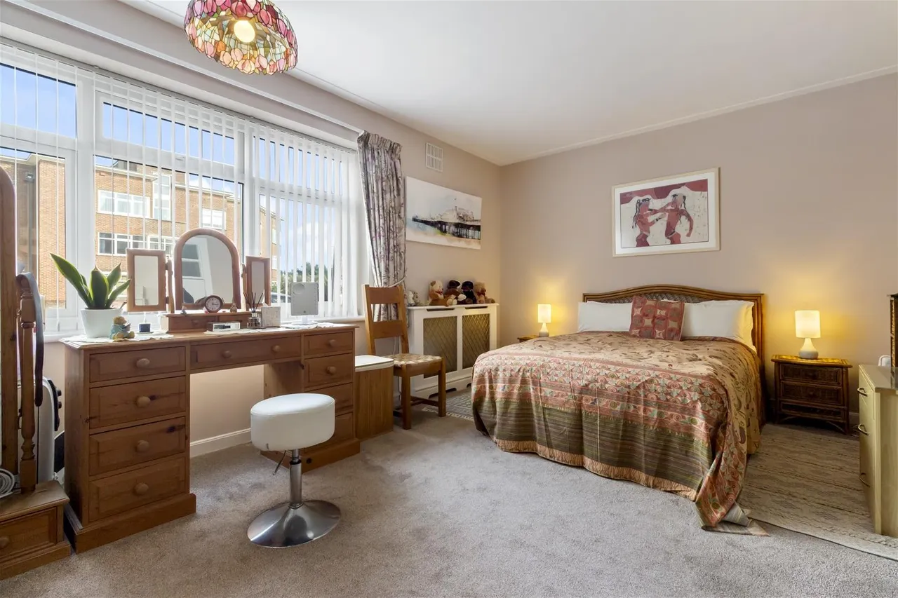 George V Avenue, West Worthing, photo 7