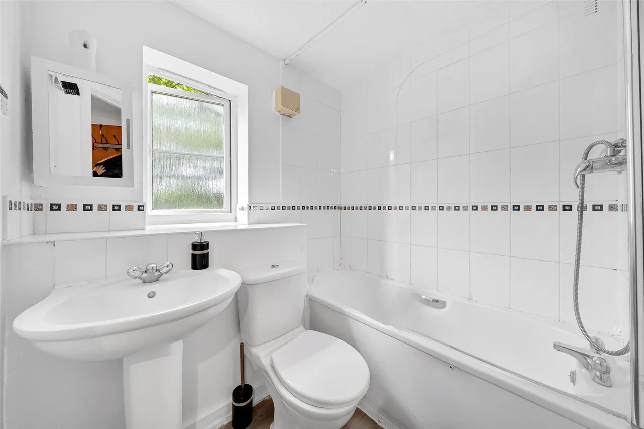 Longmarsh Lane, West Thamesmead, SE28, photo 7