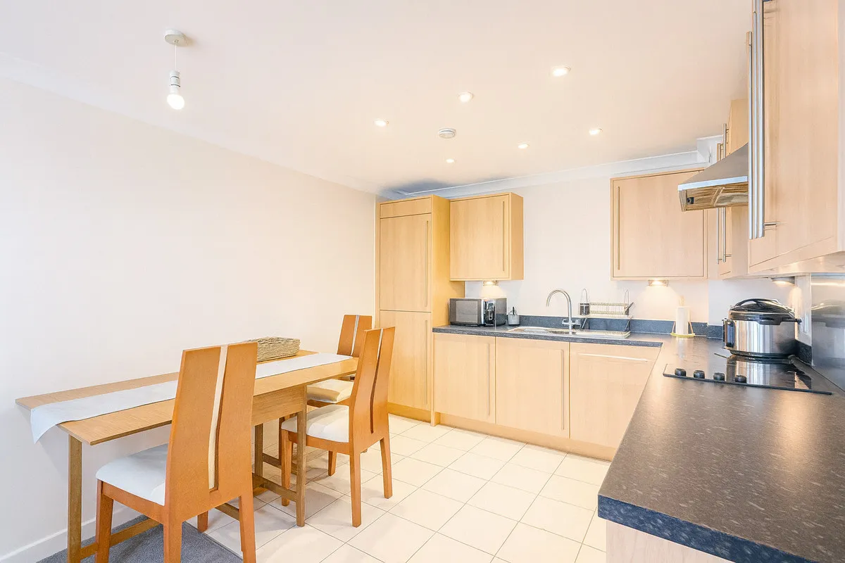 Quayside Drive, Essex, Colchester, CO2 8GQ, photo 4