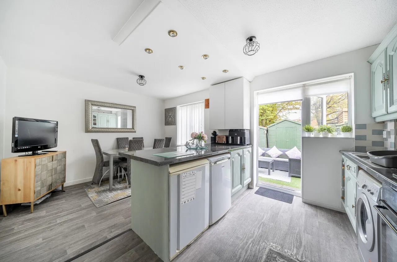 The Fieldings, Woking, GU21, photo 3