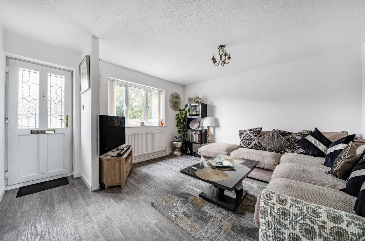 The Fieldings, Woking, GU21, photo 4