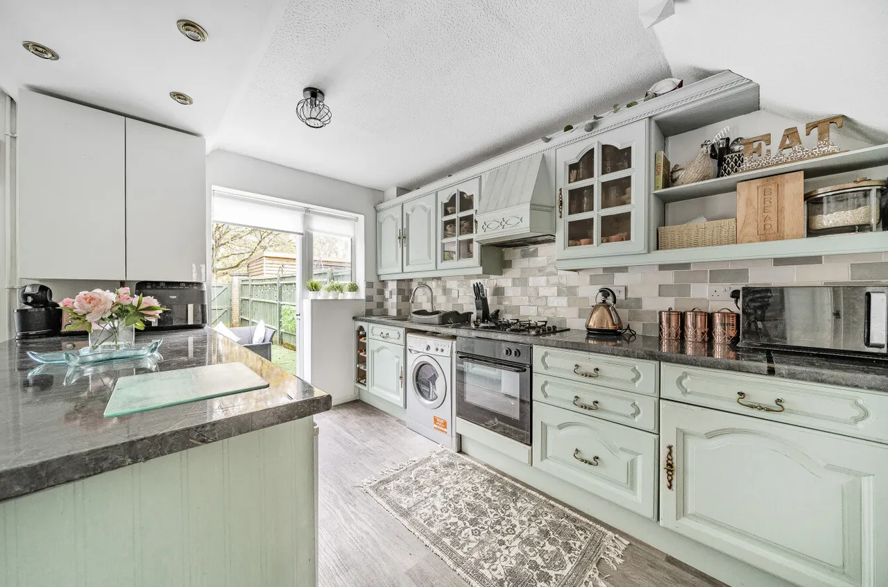 The Fieldings, Woking, GU21, photo 2