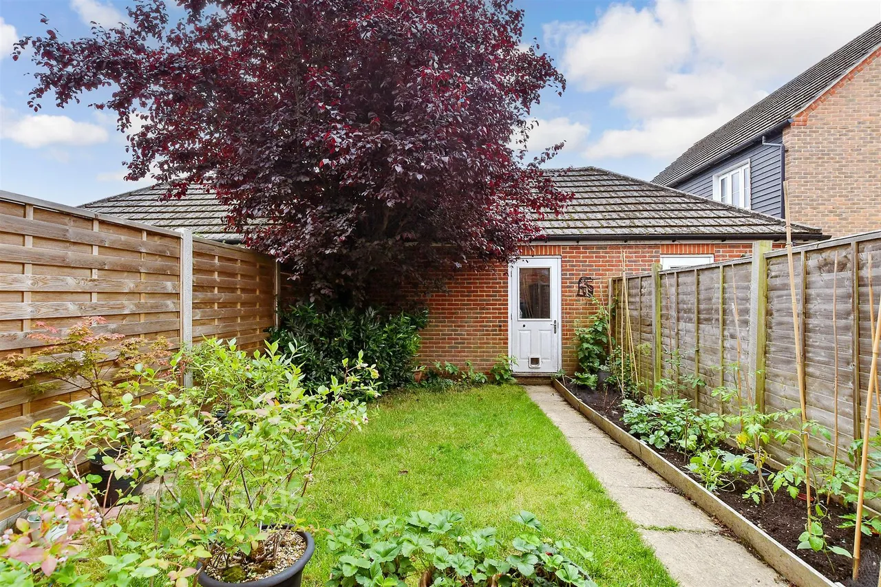 Brampton Field, Ditton, ME20, photo 2