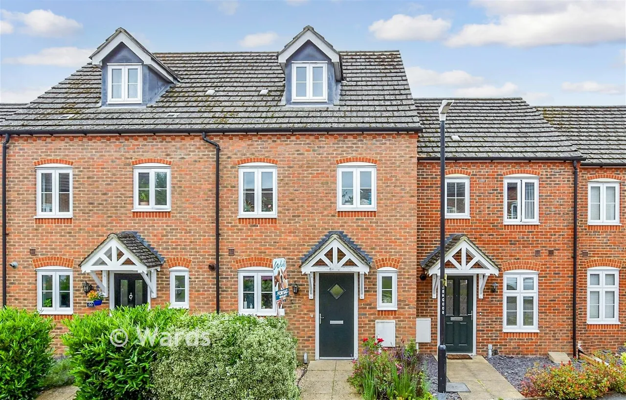 3 bed house for sale, Brampton Field, Ditton, ME20