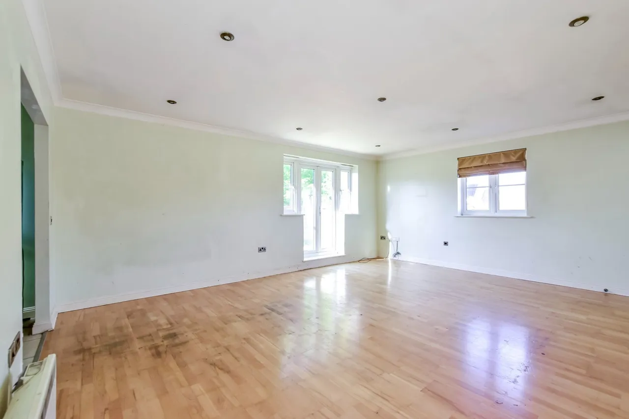 Wellsfield, Bushey, WD23, photo 3