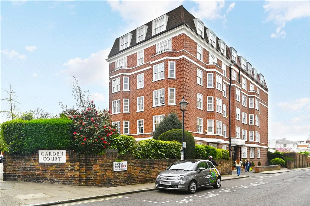 3 bed flat for sale — Garden Road, London, NW8
