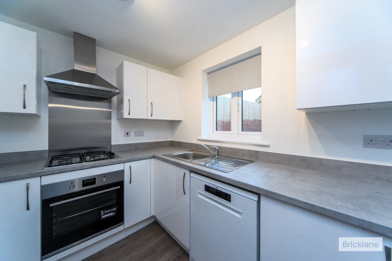 Funnell Drive, Stone Cross, BN24, photo 2
