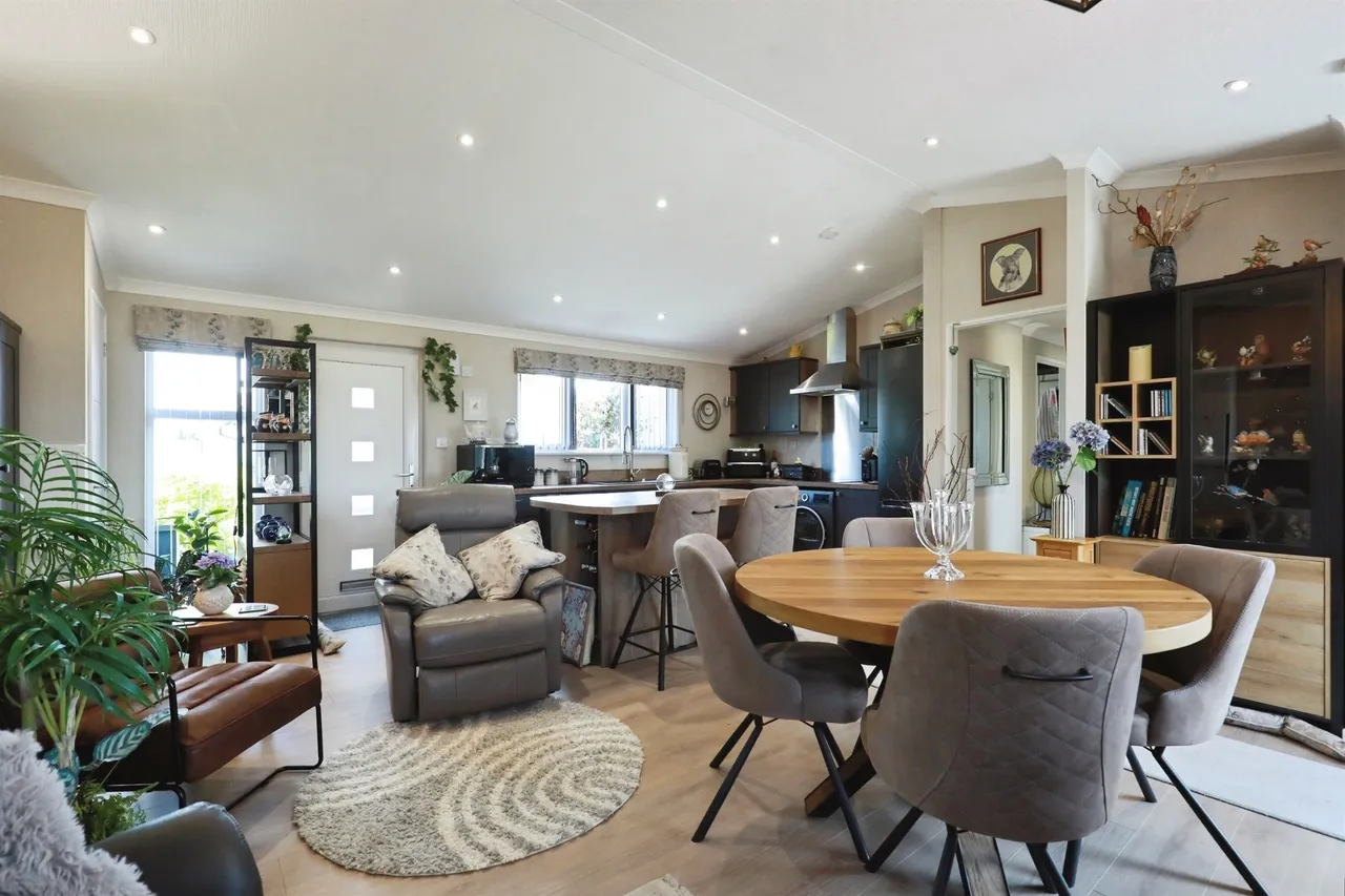 Oak Court, Marston Edge, CV37, photo 4