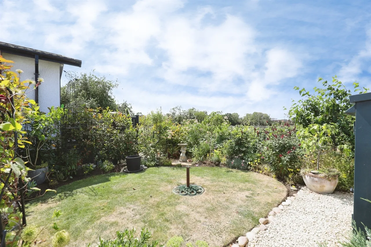Oak Court, Marston Edge, CV37, photo 17