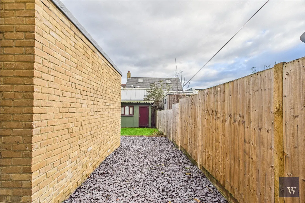 Probyn Road, London, SW2, photo 10