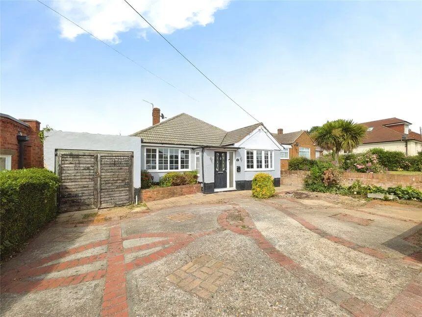 2 bed house for sale — Wards Hill Road, Minster on Sea, Kent, ME12