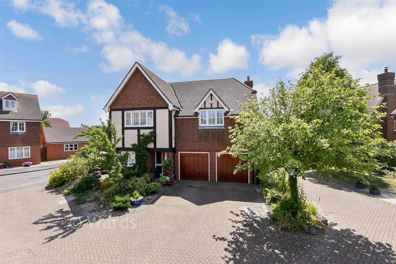 5 bed house for sale, Foreland Heights, Broadstairs, CT10