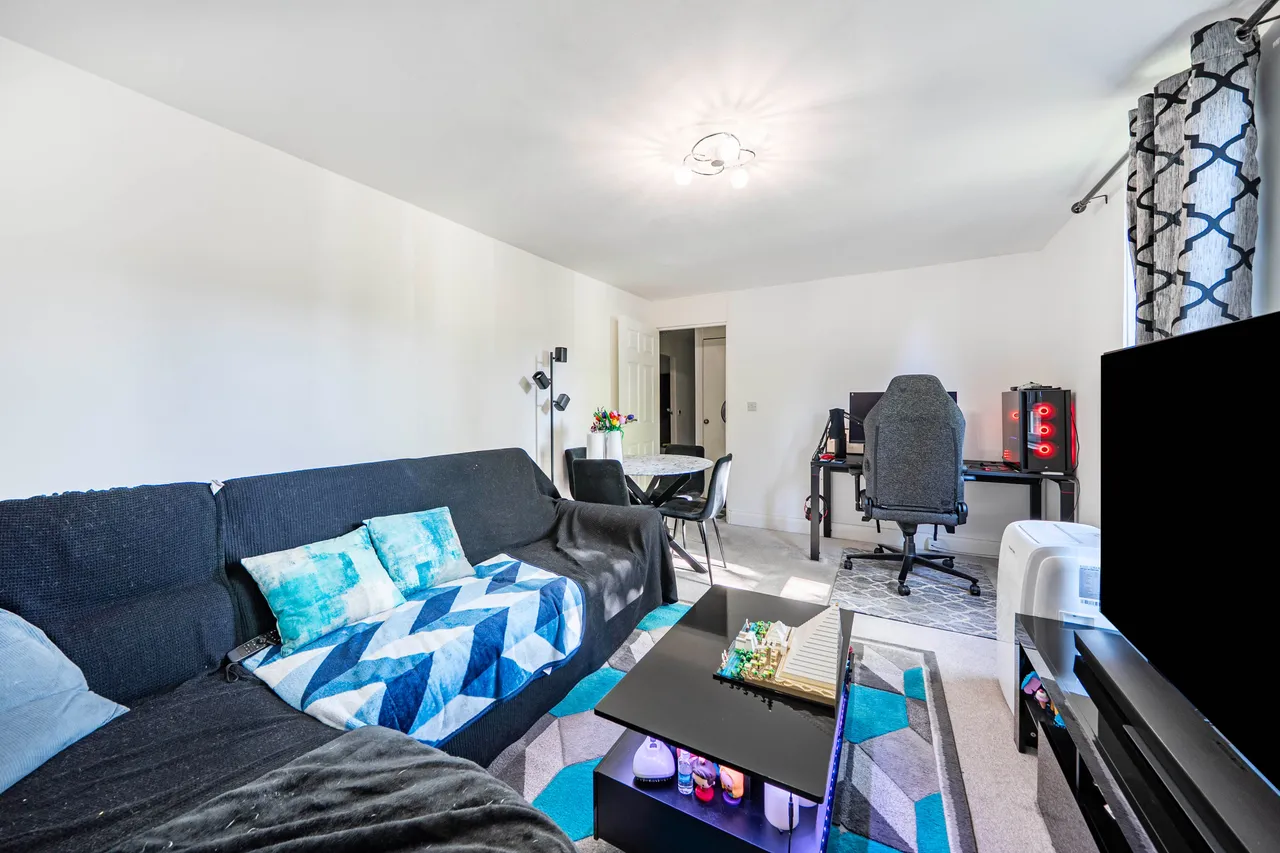 58 Langdale Close, London, photo 6